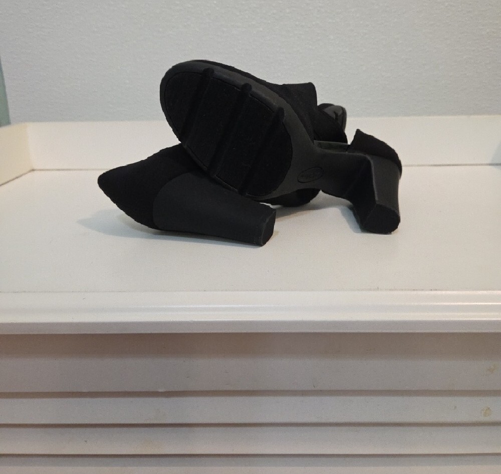 Anne Klein Sporto Black Crisscross Elastic Strap Heels NWT Size 6 - Picture 4 of 5